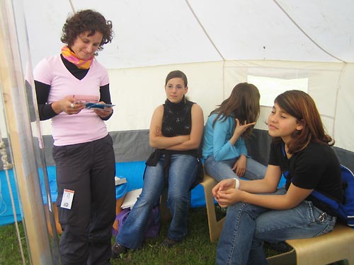 girl-peacecamp_06_21