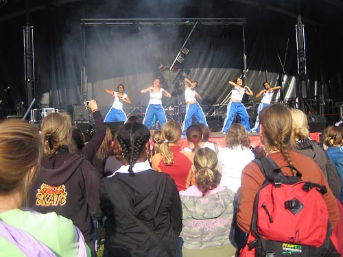 girl-peacecamp_06_30