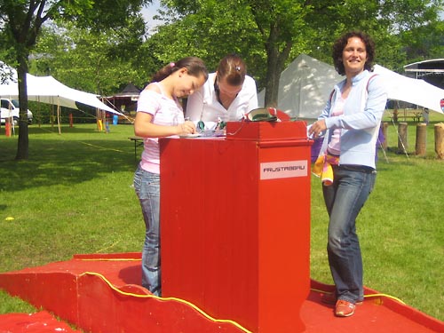 girl-peacecamp_06_49
