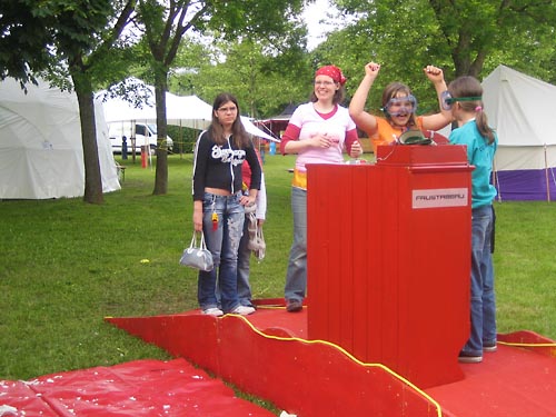 girl-peacecamp_06_57